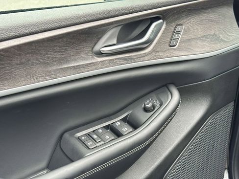 New 2025 Jeep Grand Cherokee Limited RWD image 20