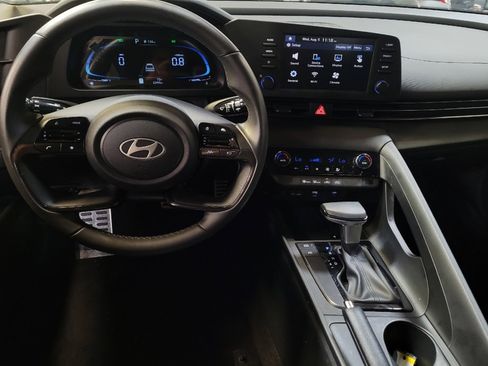 Used 2025 Hyundai Elantra Sport FWD image 22