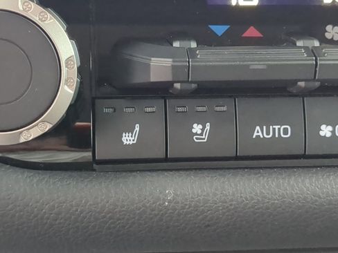 Used 2023 Toyota Sequoia Limited image 25