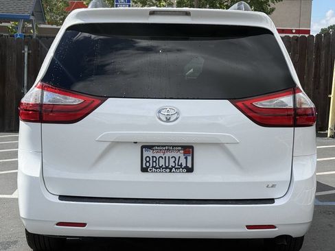 Used 2016 Toyota Sienna LE image 5