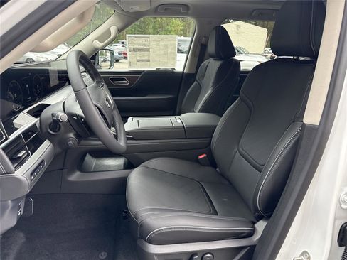 New 2026 INFINITI QX80 Luxe w/ Cargo Package image 9