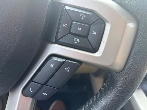 Used 2016 Ford F150 Lariat w/ Equipment Group 502A Luxury RWD image 17