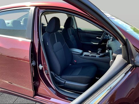 Certified 2024 Nissan Sentra SV w/ All-Weather Package FWD image 31