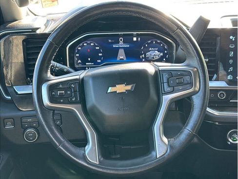 Used 2023 Chevrolet Silverado 1500 LT image 16