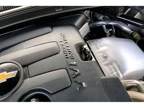 Used 2018 Chevrolet Camaro LT image 32