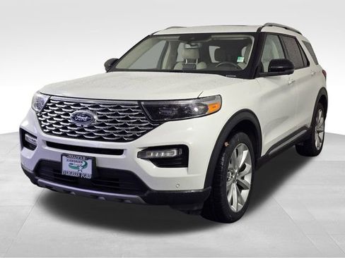 Certified 2023 Ford Explorer Platinum w/ Technology Package AWD/4WD image 3