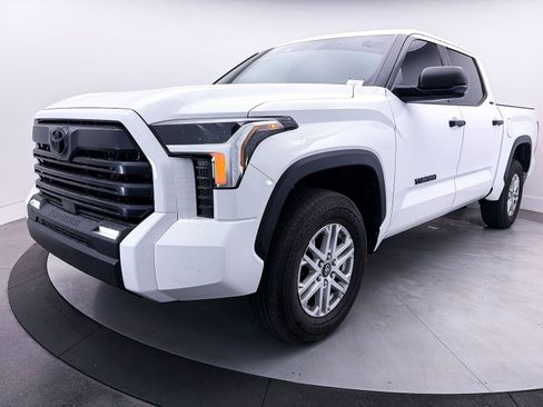 Used 2025 Toyota Tundra SR5 AWD/4WD image 11