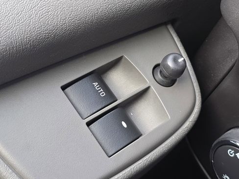 Used 2024 Chevrolet Express 2500 RWD 2500 135 w/ Driver Convenience Package image 15