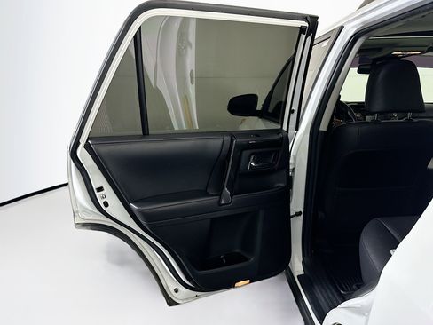 Used 2019 Toyota 4Runner TRD Off-Road Premium image 26