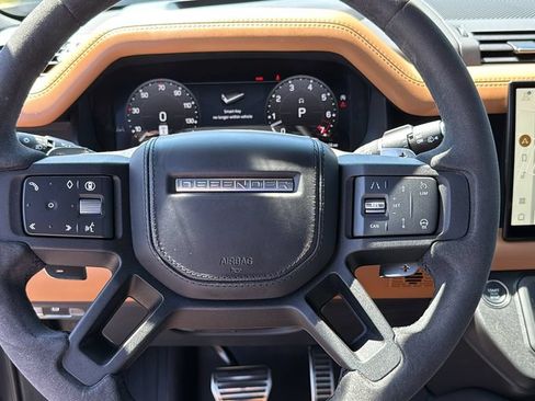 Used 2024 Land Rover Defender 130 V8 AWD/4WD image 12