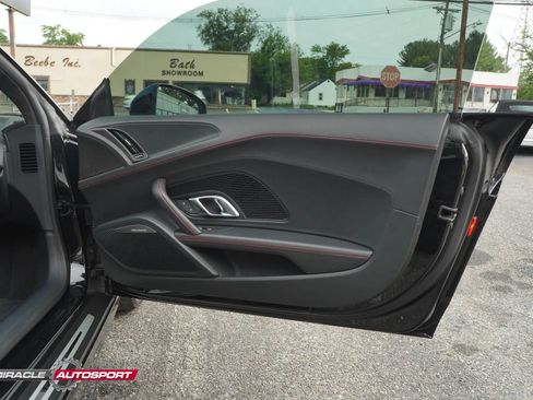 Used 2017 Audi R8 V10 w/ Carbon Exterior Package AWD/4WD image 23