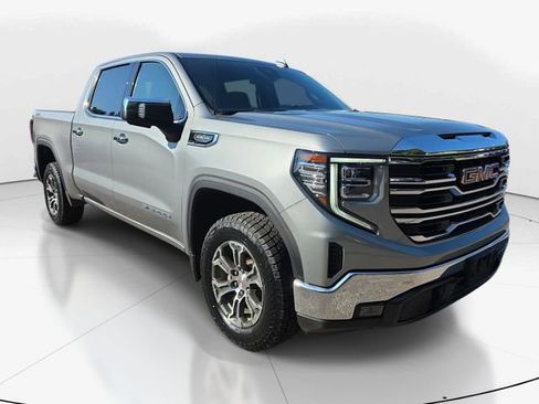 Used 2025 GMC Sierra 1500 SLT AWD/4WD image 3