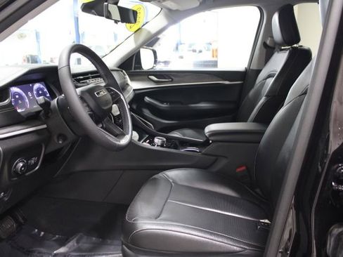Used 2023 Jeep Grand Cherokee L Limited w/ Luxury Tech Group II AWD/4WD image 20