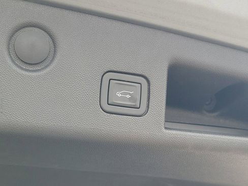 Used 2024 Chevrolet Equinox LT image 9