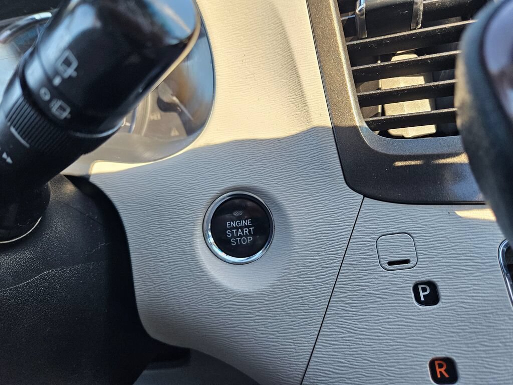 Used 2011 Toyota Sienna XLE w/ Premium Pkg FWD image 31