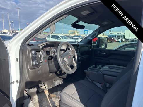 Used 2022 GMC Sierra 2500 Pro w/ Convenience Package image 5