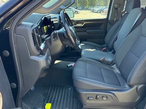 Used 2022 Chevrolet Silverado 1500 LT AWD/4WD image 5