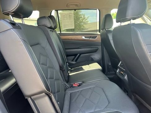Used 2024 Volkswagen Atlas SE AWD/4WD image 20