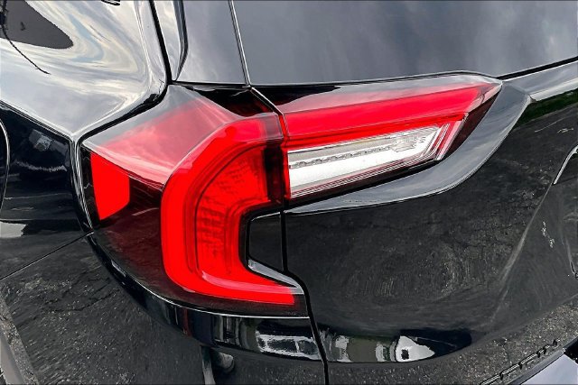 Used 2024 GMC Terrain SLE w/ Elevation Edition FWD image 28