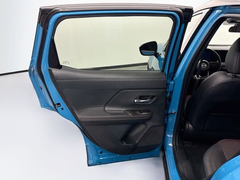 Used 2025 Nissan Kicks SR FWD image 25