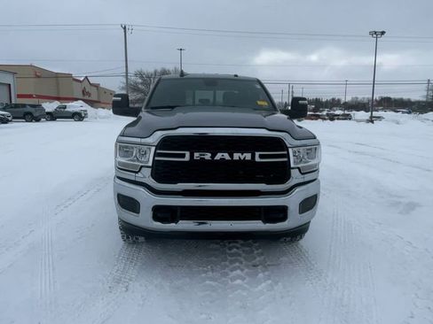 Used 2024 RAM 2500 Tradesman w/ Chrome Appearance Group image 3