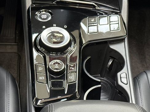 Used 2025 Kia Sportage EX w/ EX Premium Package image 26