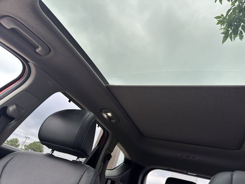 Used 2019 Hyundai Santa Fe AWD image 10