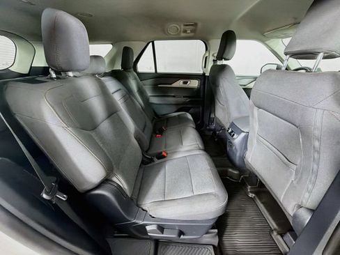 Used 2025 Ford Explorer Active AWD/4WD image 28