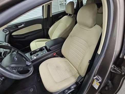 Used 2019 Ford Edge SE FWD image 24