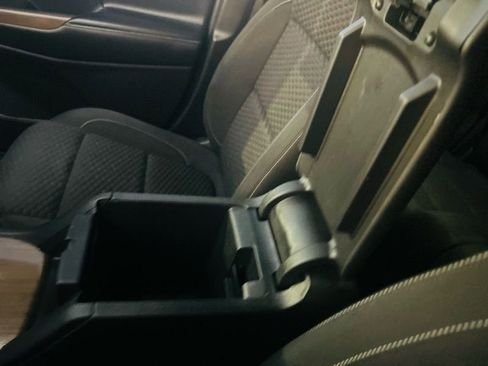 Used 2017 GMC Acadia SLE image 33