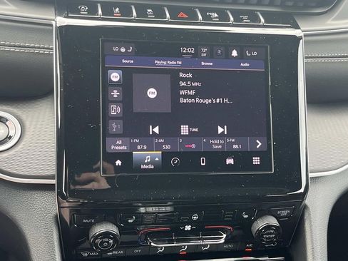 New 2026 Jeep Grand Cherokee L Laredo image 17