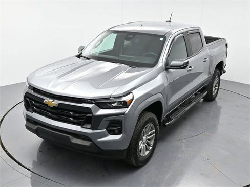 Used 2024 Chevrolet Colorado LT w/ LT Convenience Package III image 31