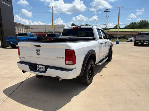 Used 2017 RAM 1500 Express AWD/4WD image 8