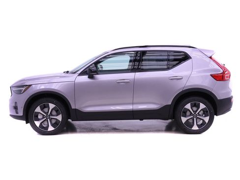 New 2026 Volvo XC40 B5 Plus w/ Protection Package Premier AWD/4WD image 3