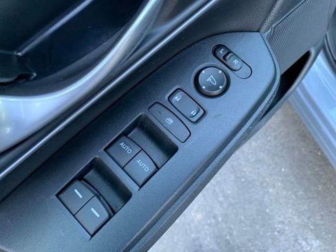 Used 2020 Honda CR-V Touring image 12