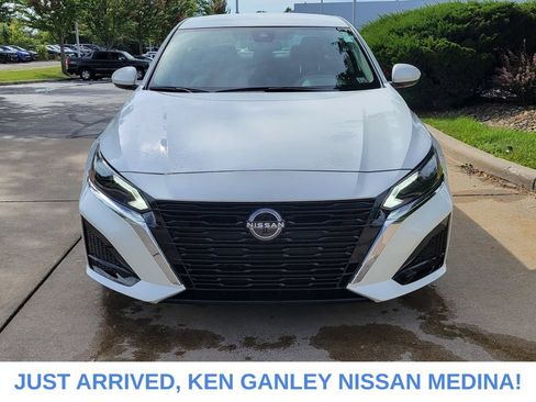 Certified 2023 Nissan Altima 2.5 SV AWD/4WD image 8