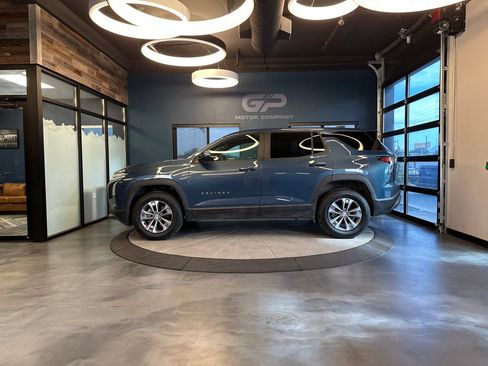 Used 2025 Chevrolet Equinox LT AWD/4WD image 6