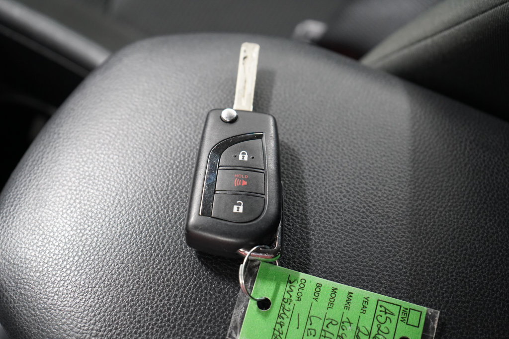 Used 2025 Toyota RAV4 LE AWD/4WD image 25