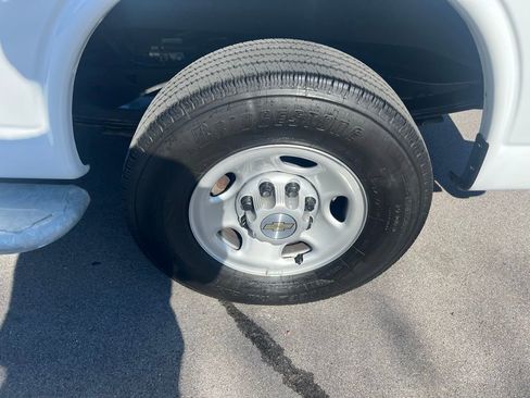 Used 2024 Chevrolet Express 2500 w/ Driver Convenience Package image 13