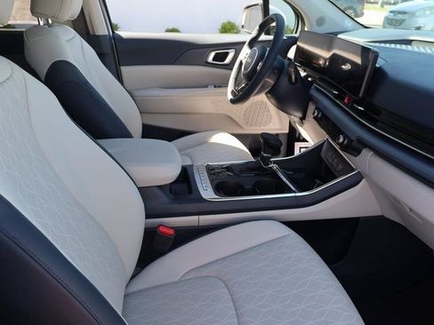 New 2026 Kia Carnival EX FWD image 7