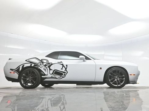 Used 2022 Dodge Challenger R/T Scat Pack w/ Driver Convenience Group RWD image 60