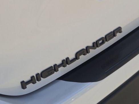 New 2026 Toyota Highlander XSE AWD/4WD image 8