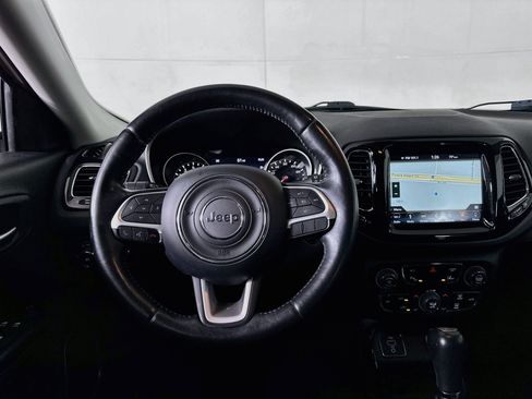Used 2018 Jeep Compass Limited w/ Navigation Group FWD image 17