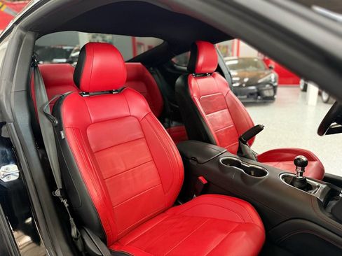 Used 2019 Ford Mustang GT Premium w/ Performance Package - Level 2 RWD image 17