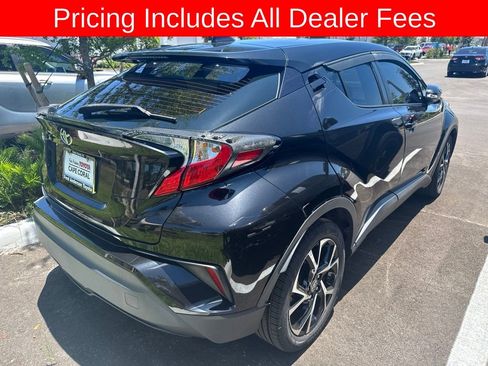 Used 2022 Toyota C-HR XLE FWD image 4