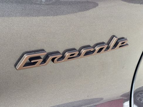 Used 2025 Maserati Grecale Folgore AWD/4WD image 13