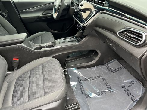 Used 2023 Chevrolet Bolt LT FWD image 22