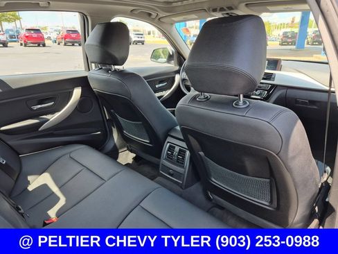 Used 2018 BMW 320i xDrive Sedan AWD/4WD image 16