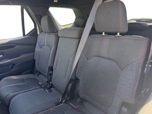 Used 2023 Honda Pilot Sport image 13