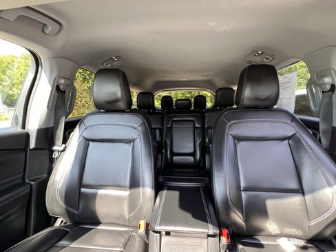 Used 2023 Ford Explorer XLT w/ Equipment Group 202A image 22